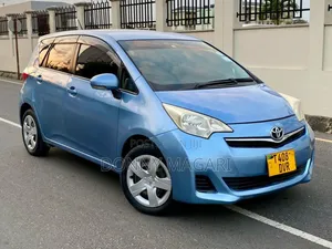 Toyota Ractis 1.3 FWD 2012 Blue