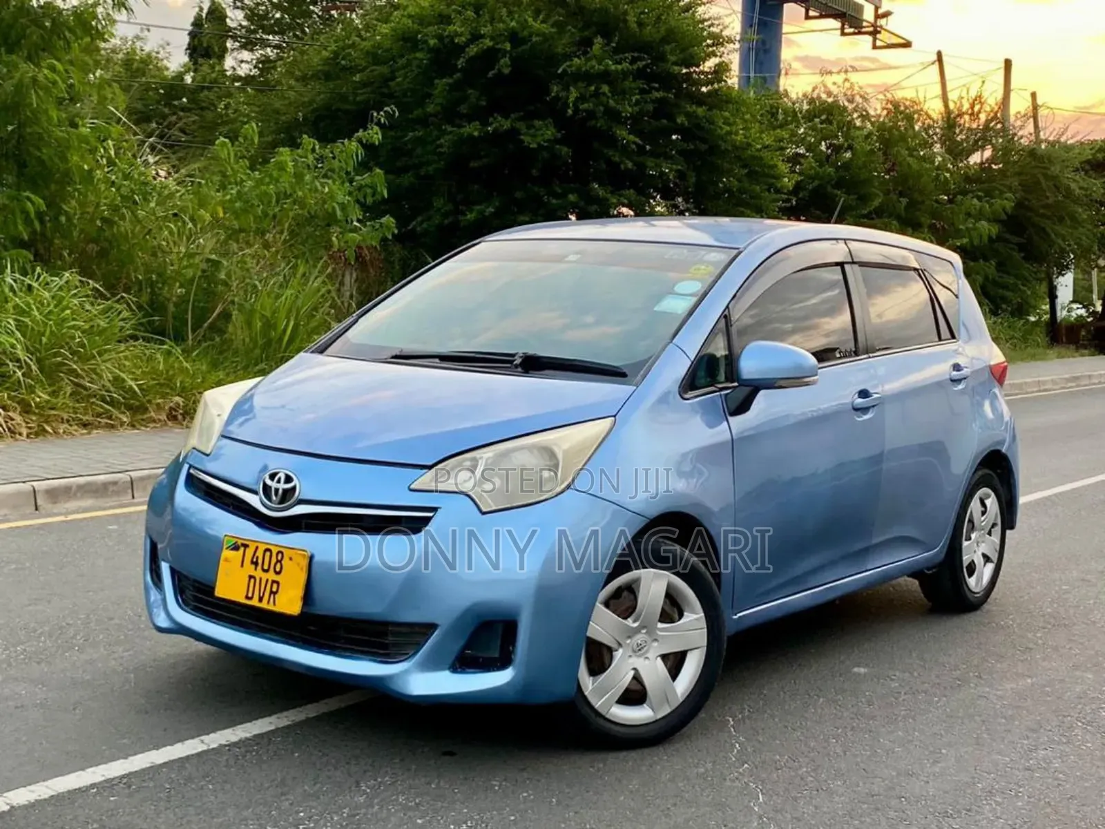 Toyota Ractis 1.3 FWD 2012 Blue