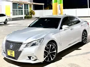 Toyota Crown 2014 Silver