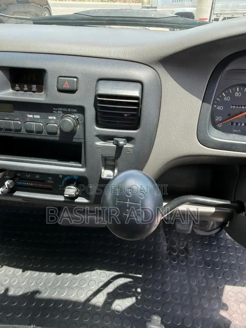 Toyota Liteace Townace Truck 1 Tonne Unregistered(Mpya).