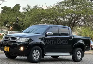 Toyota Hilux 2010 Black
