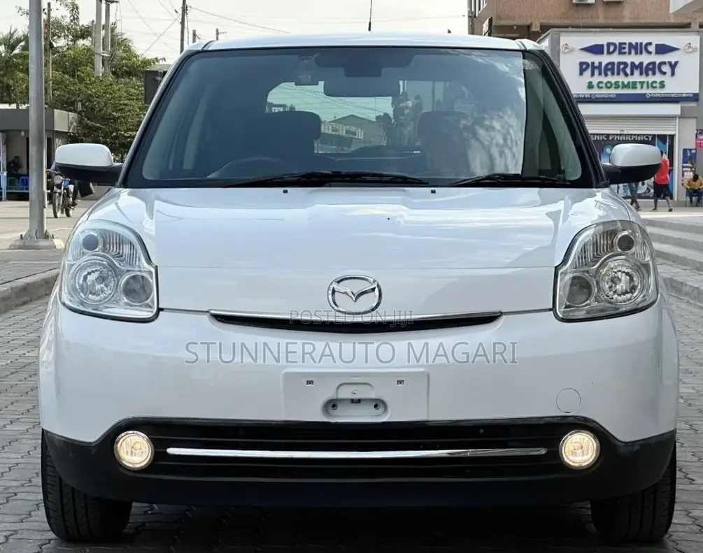 Mazda Verisa 2011 White