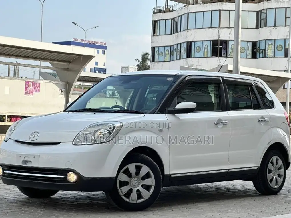 Mazda Verisa 2011 White