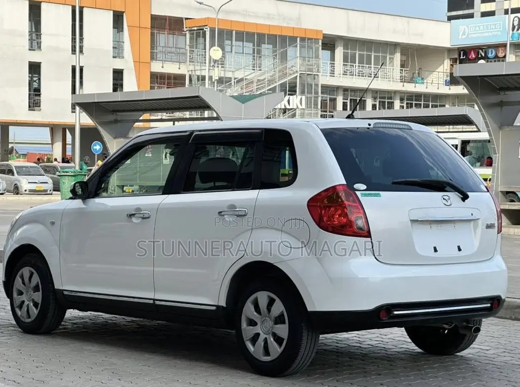 Mazda Verisa 2011 White