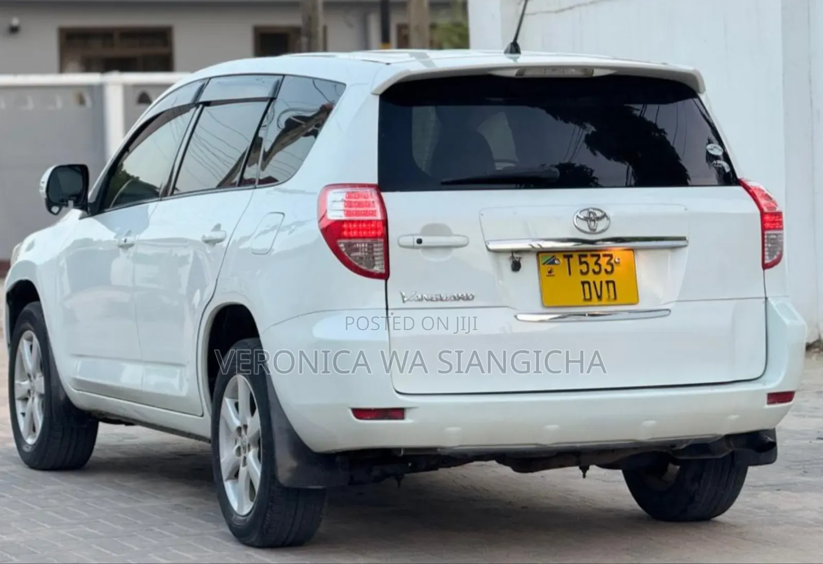 Toyota Vanguard 2009 White