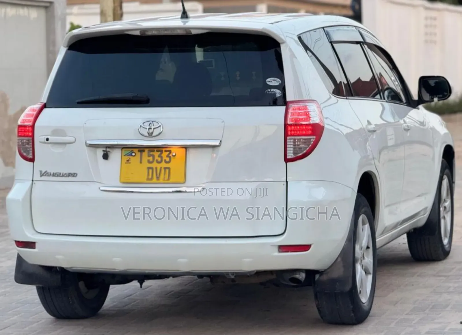 Toyota Vanguard 2009 White