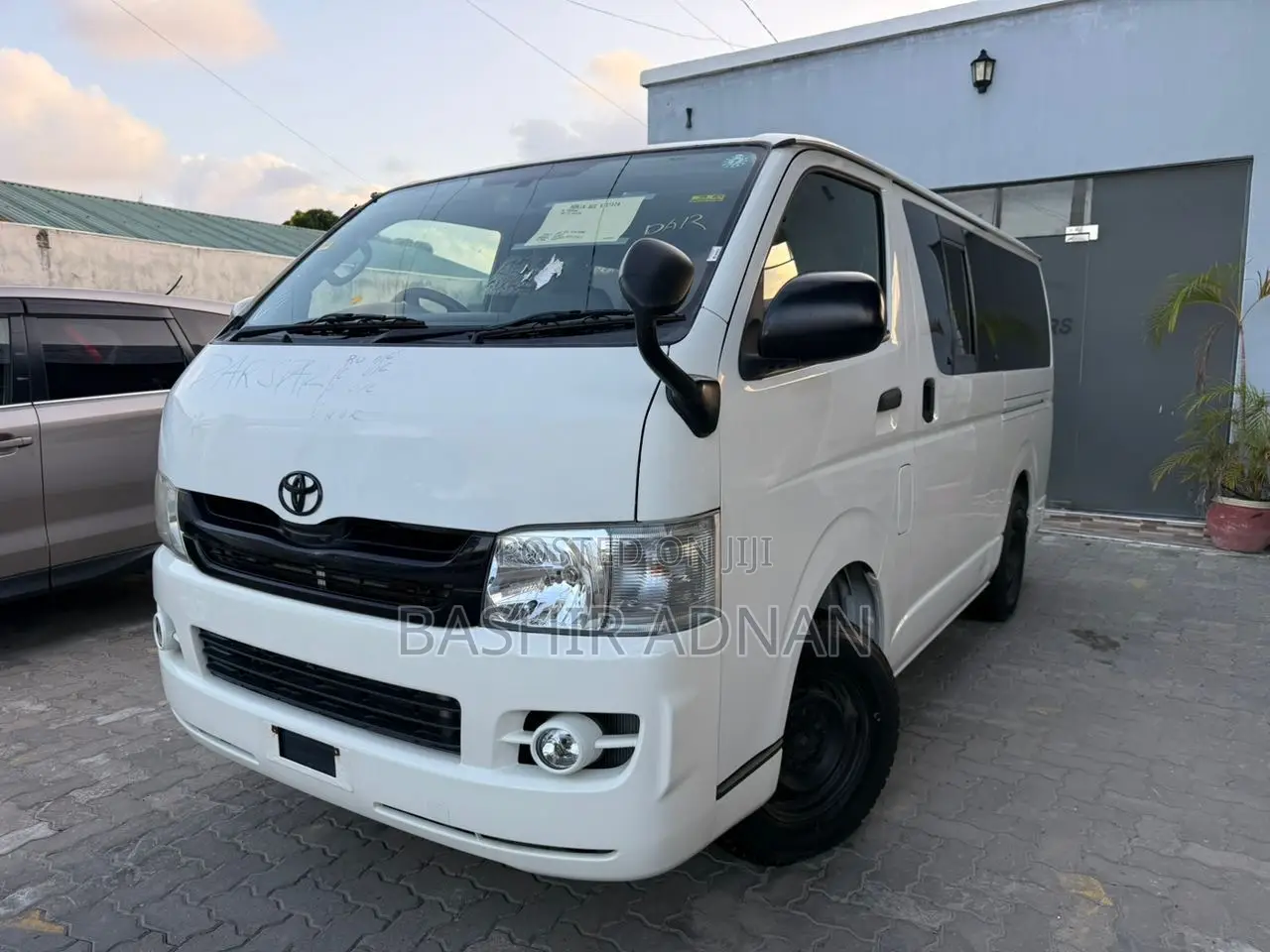 Toyota HiAce 2008 White