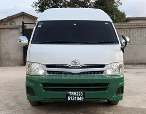 Toyota HiAce 2012 White