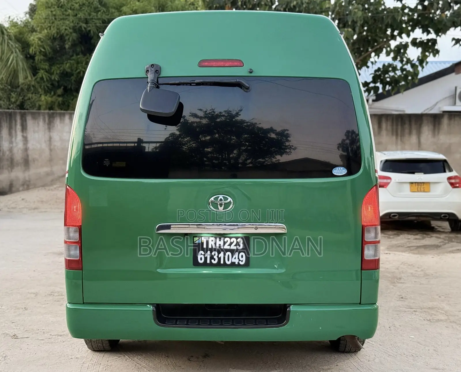 Toyota HiAce 2012 White