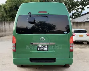 Toyota HiAce 2012 White