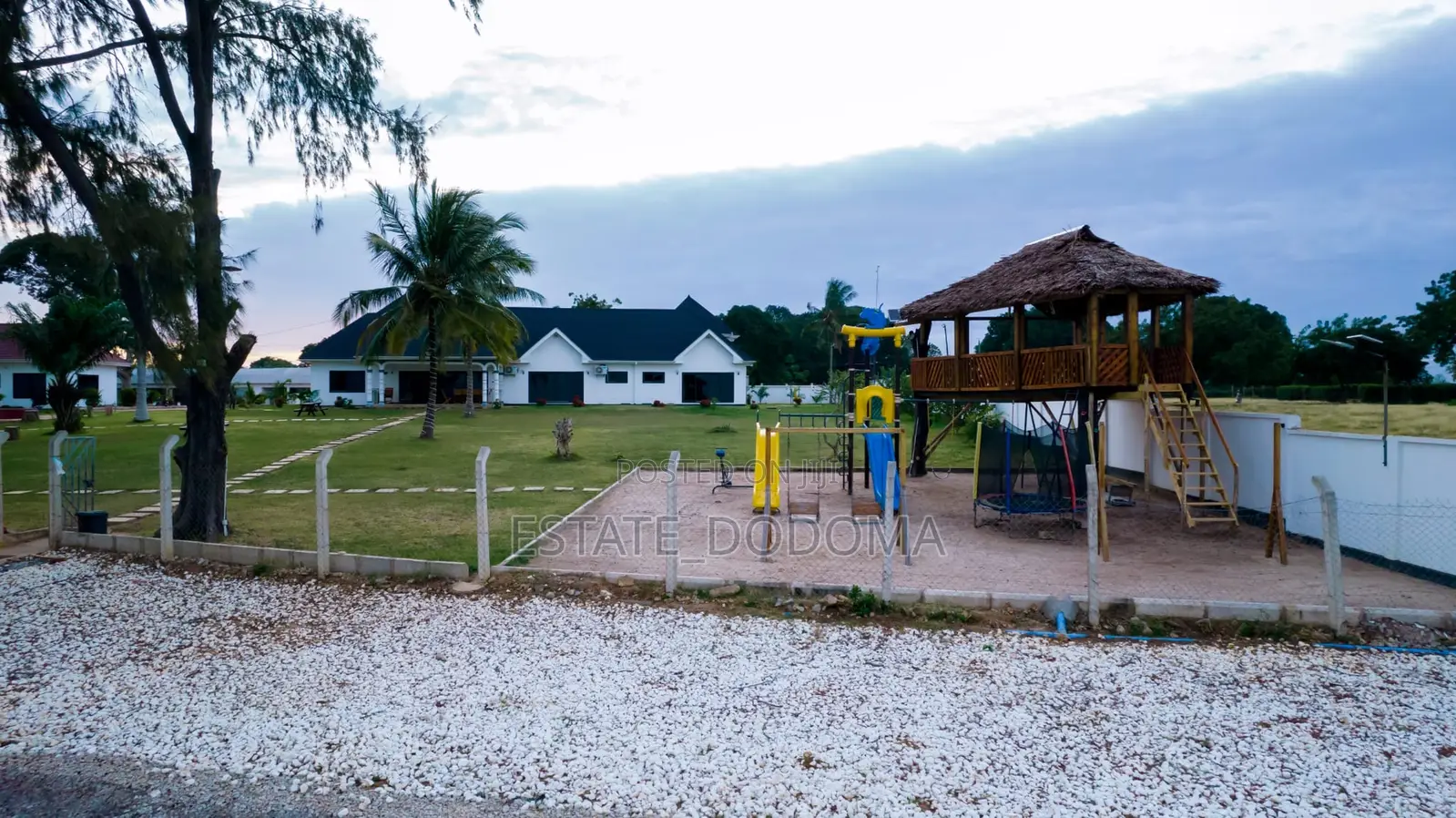 Furnished 6bdrm House in Tanga for sale