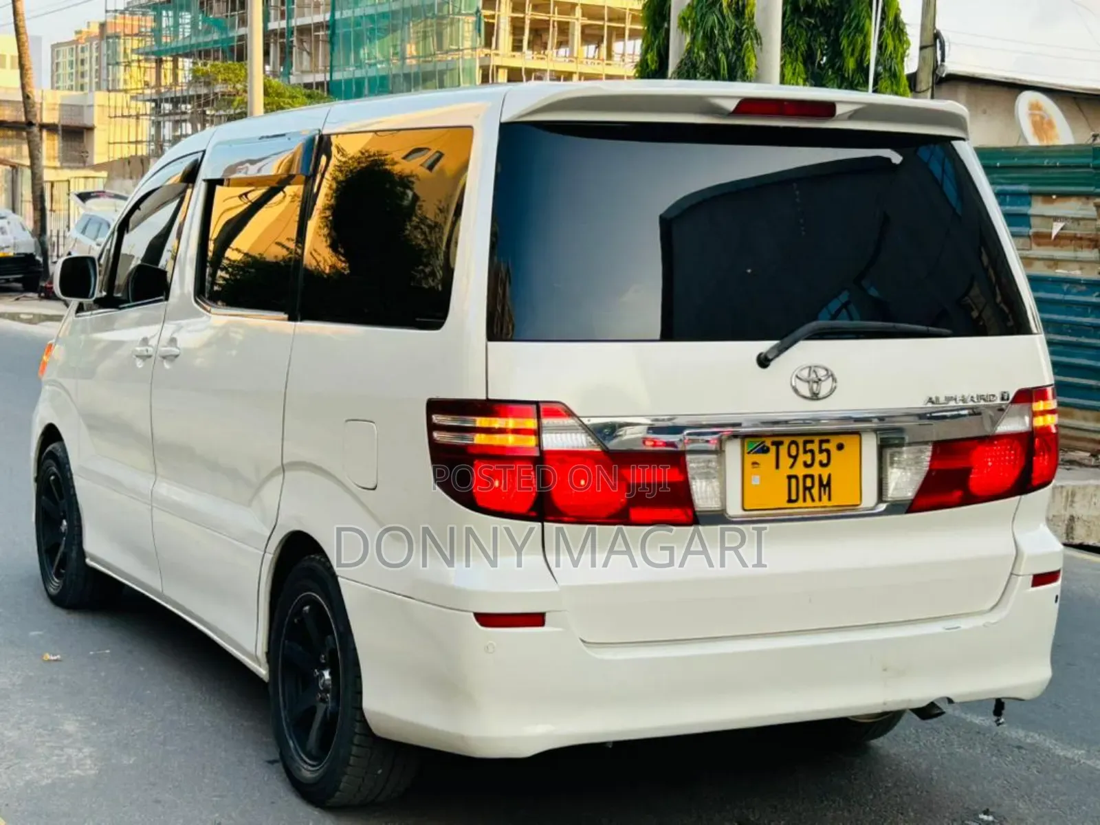 Toyota Alphard 2.4 Petrol AWD 2005 White