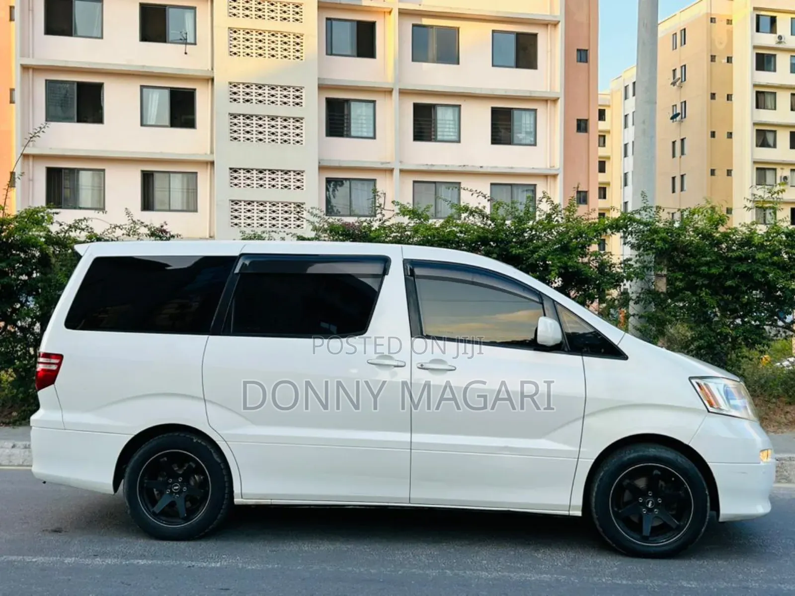 Toyota Alphard 2.4 Petrol AWD 2005 White