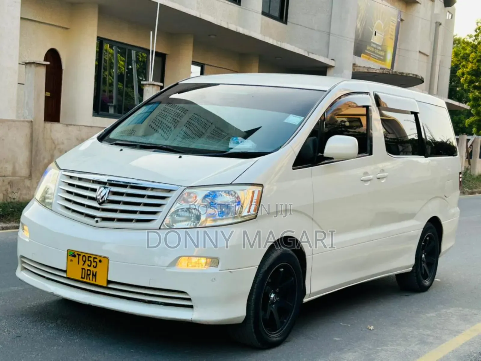 Toyota Alphard 2.4 Petrol AWD 2005 White