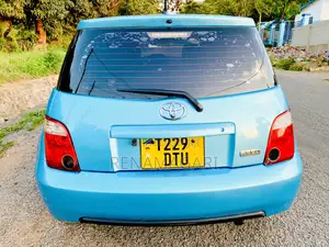 Toyota IST 2005 Blue