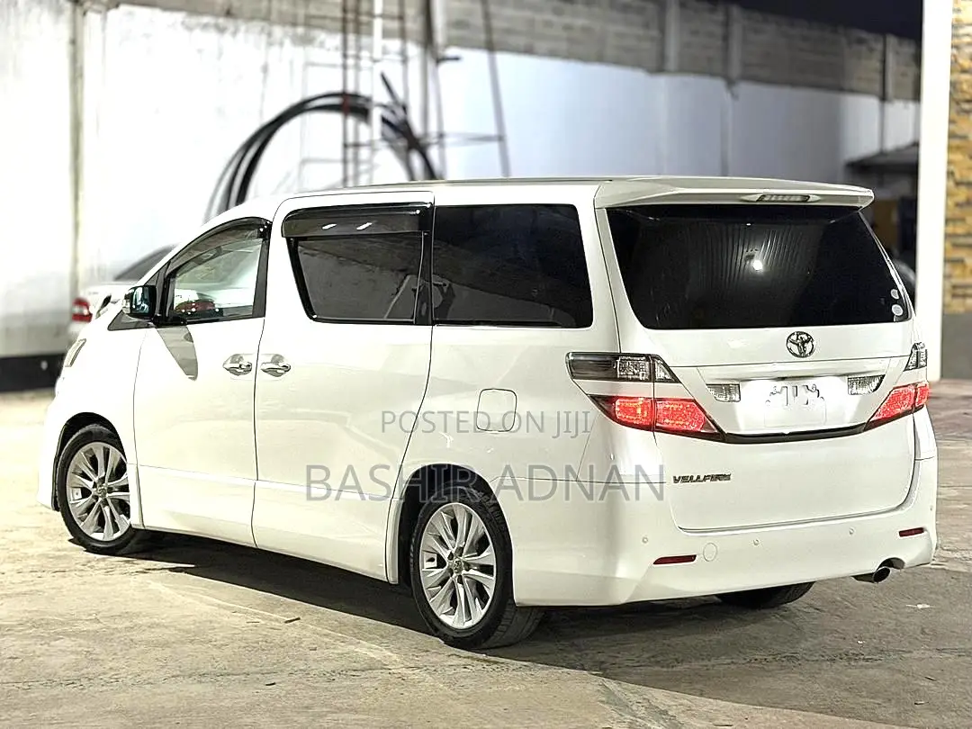 Toyota Vellfire 2010 White