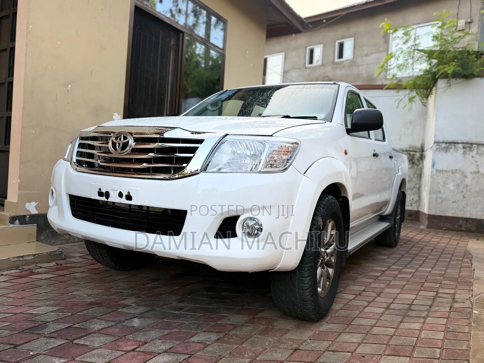 Toyota Hilux 2012 White