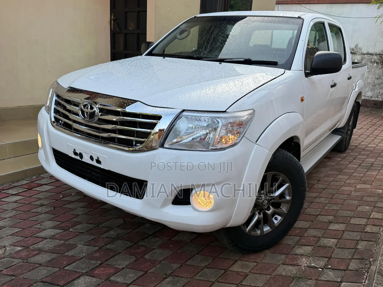 Toyota Hilux 2012 White