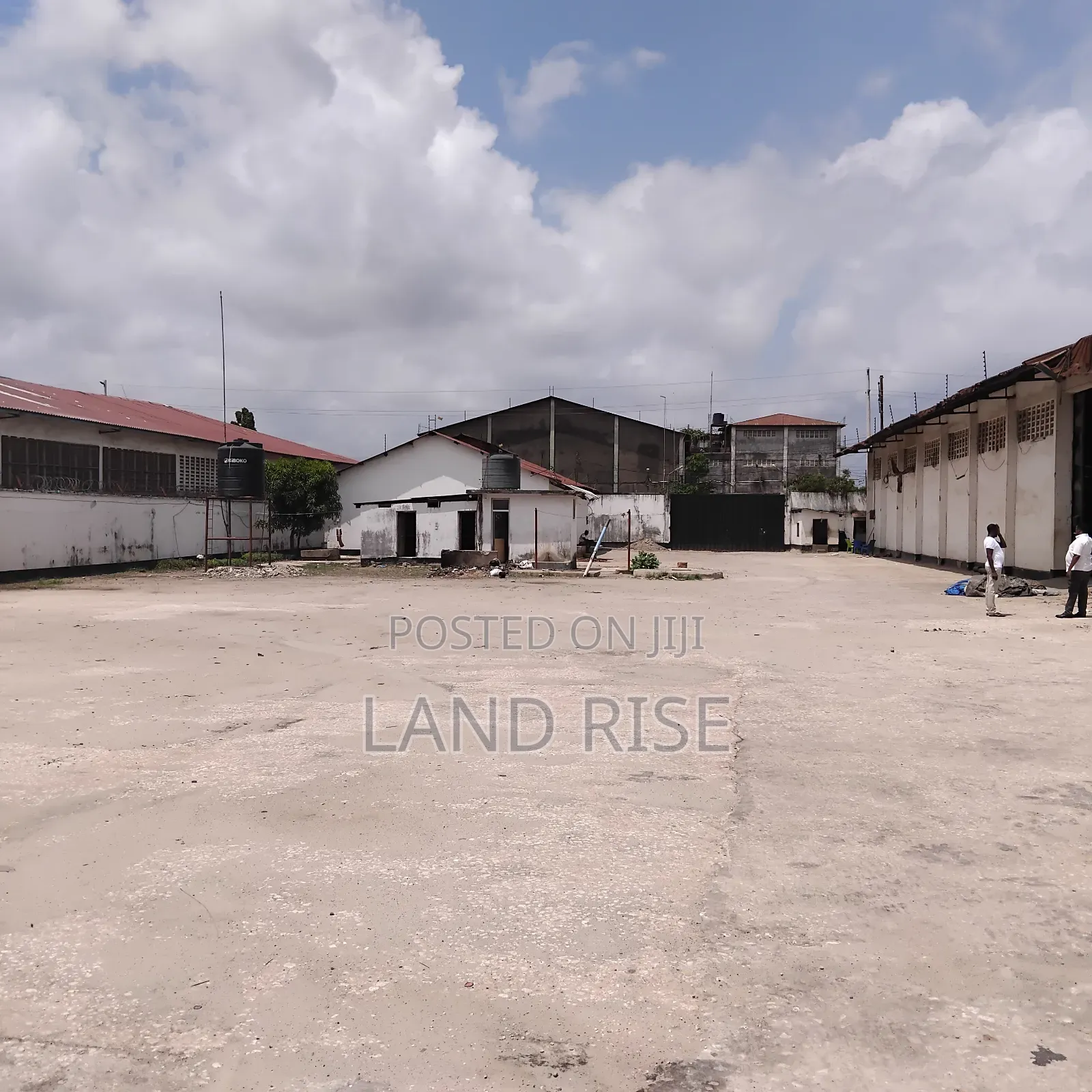 2000 SQM Warehouse With Outdoor Space in Chang'ombe