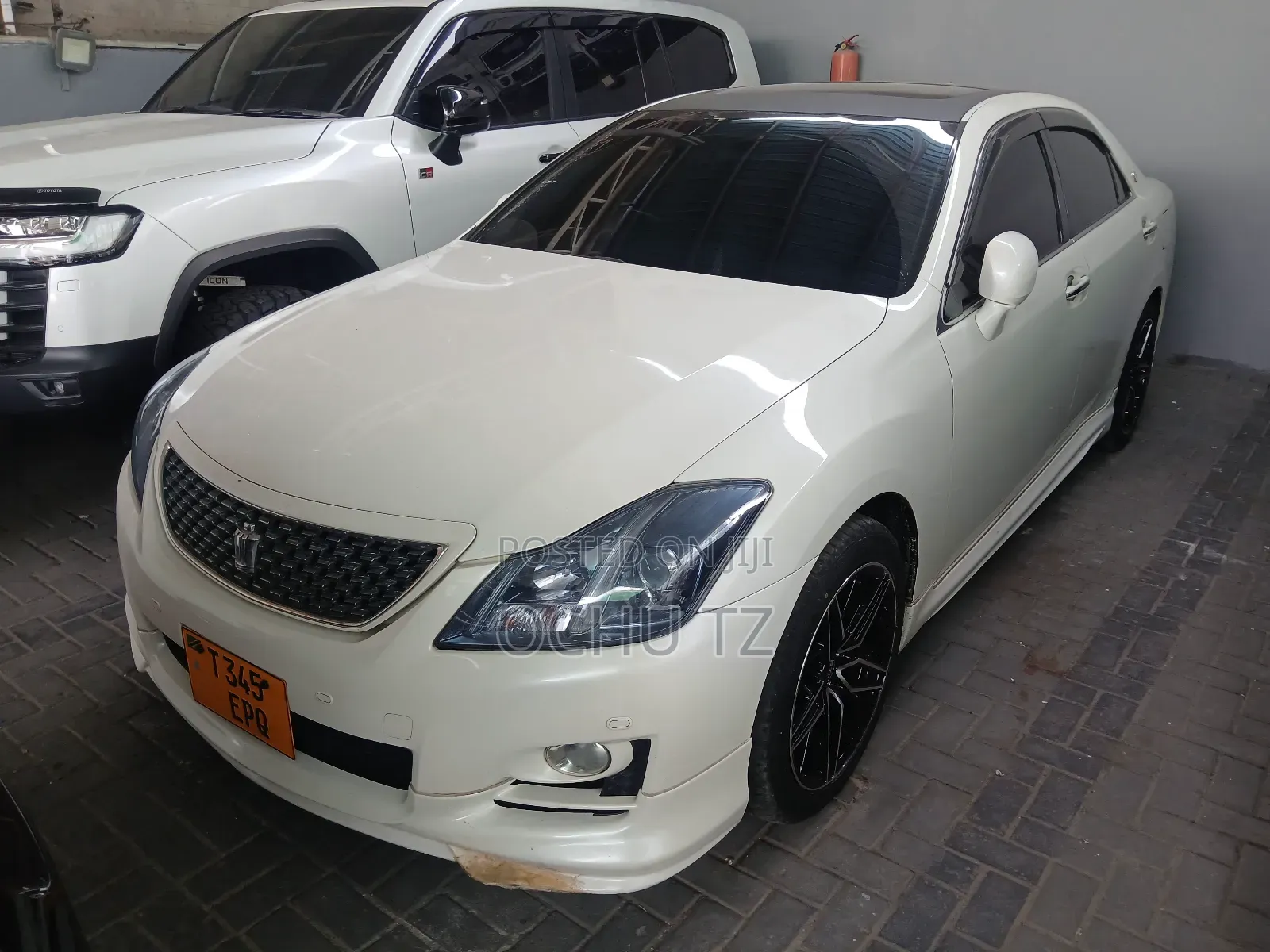 Toyota Crown 2009 White