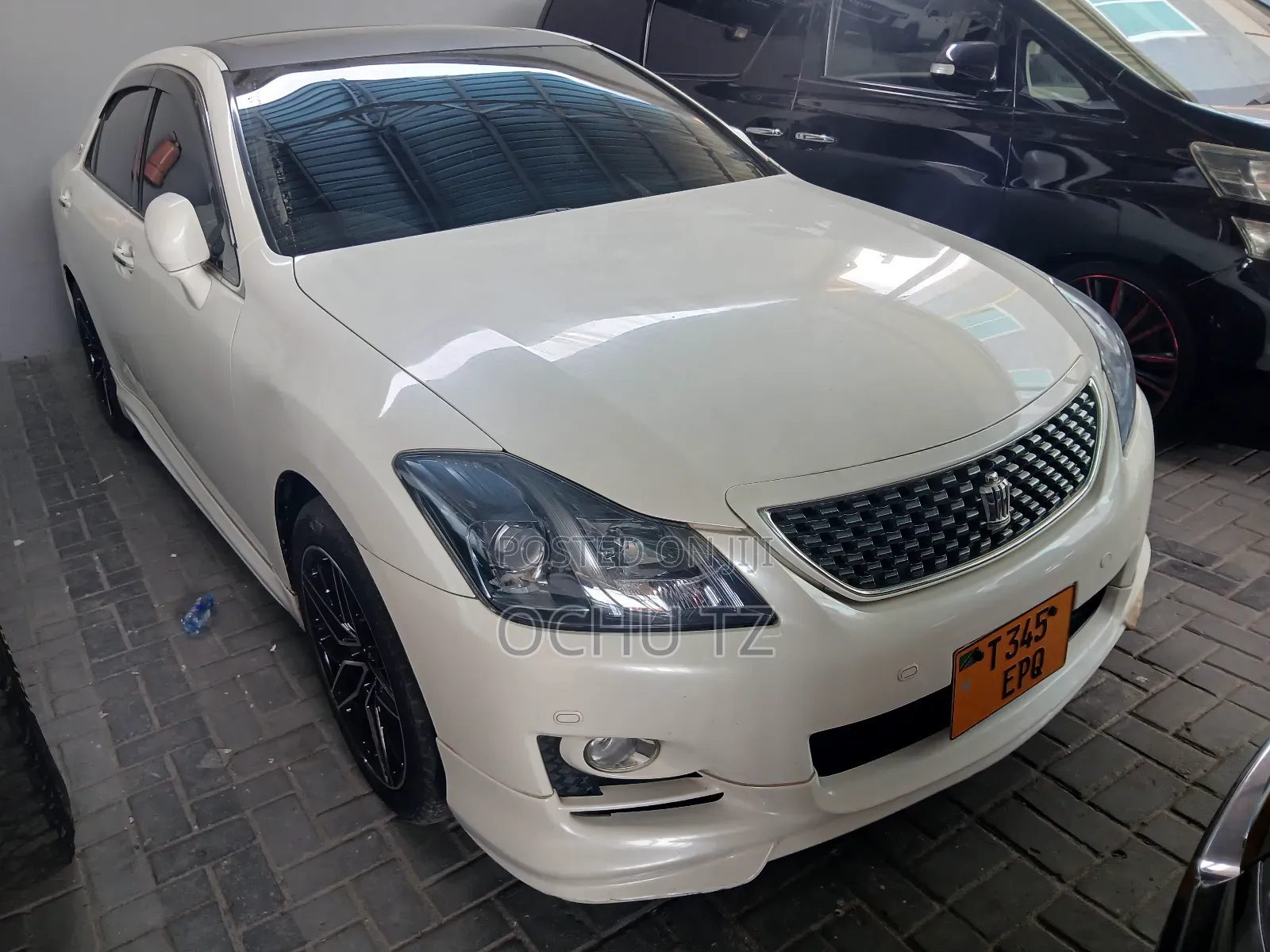 Toyota Crown 2009 White