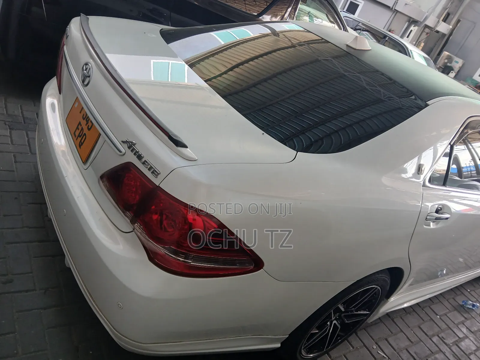 Toyota Crown 2009 White