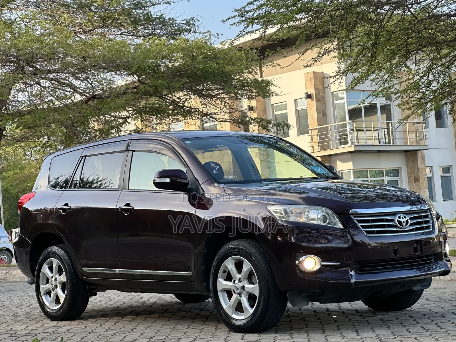 Toyota Vanguard 2010 Maroon