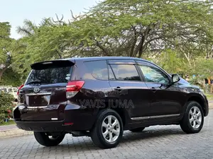 Toyota Vanguard 2010 Maroon