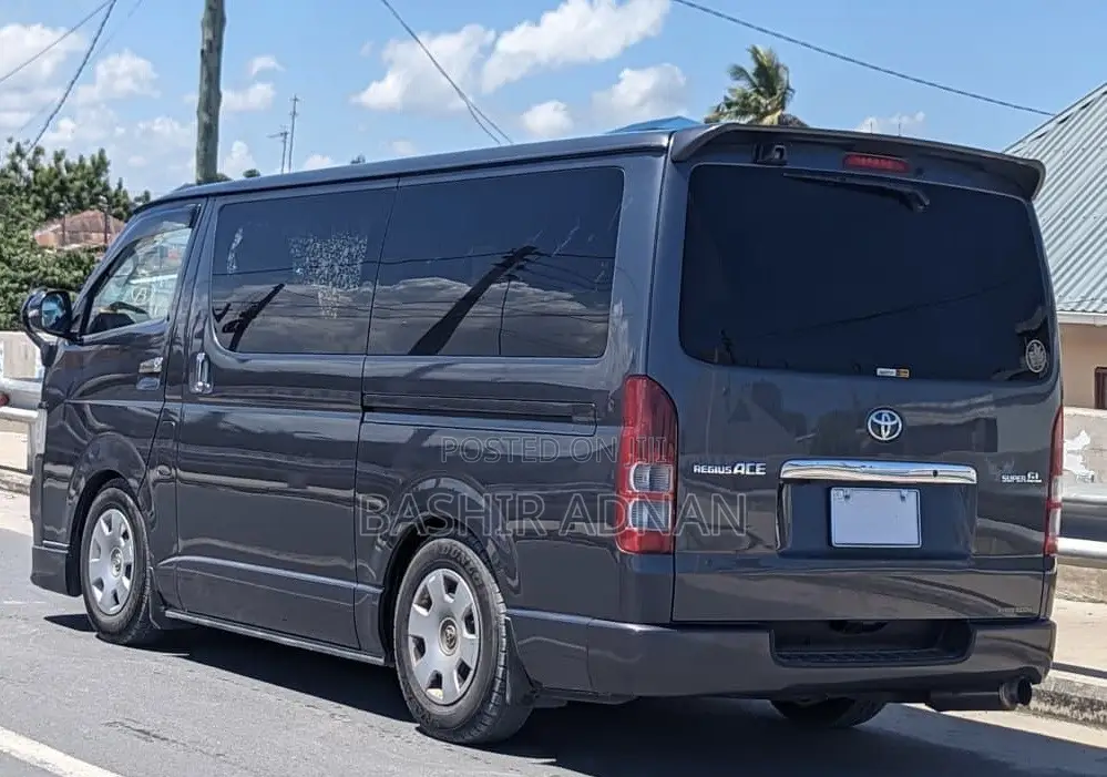 Toyota HiAce 2008 Grey