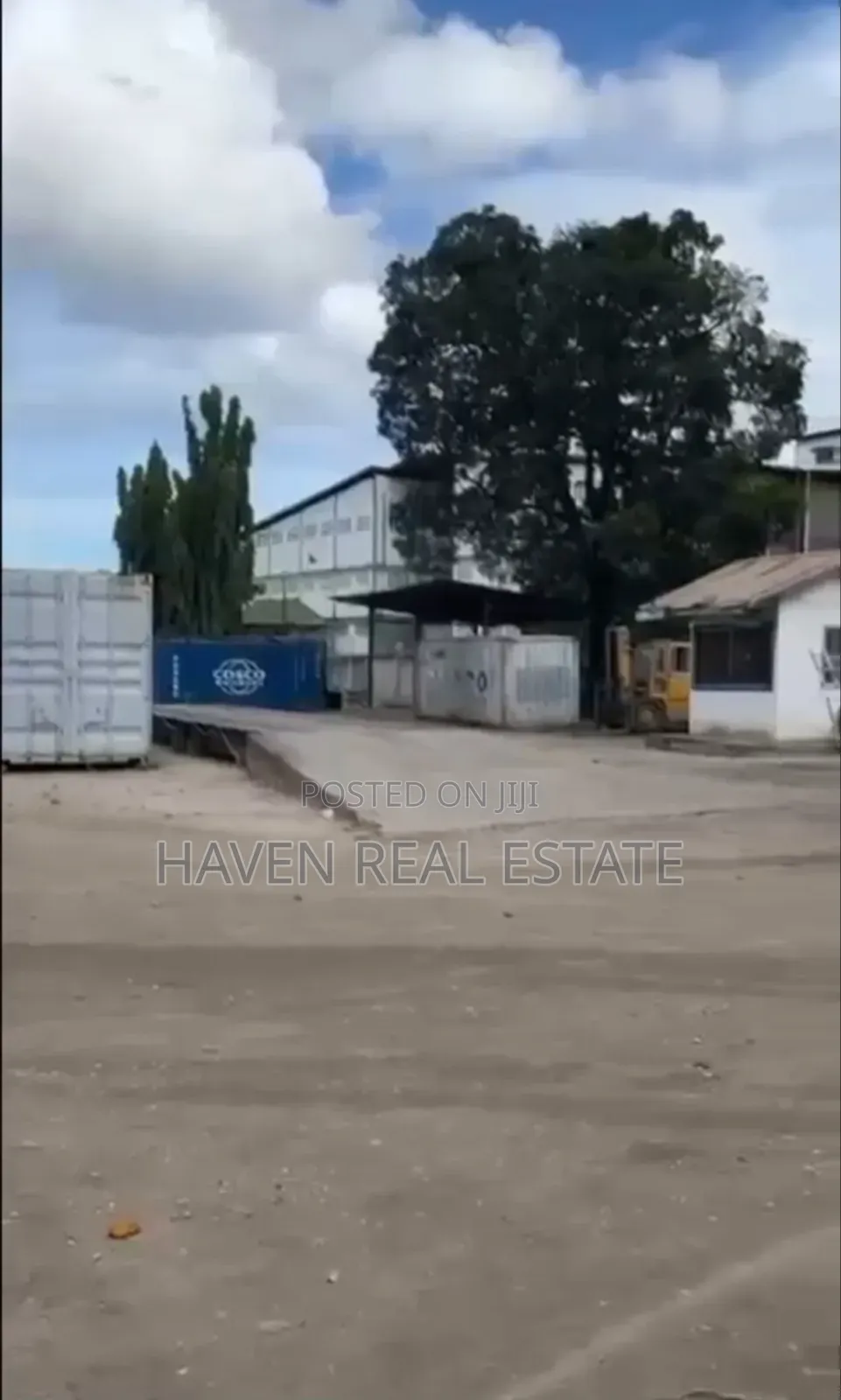 Yard Inauzwa Kurasini