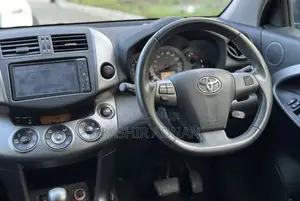 Toyota Vanguard 2011 Black