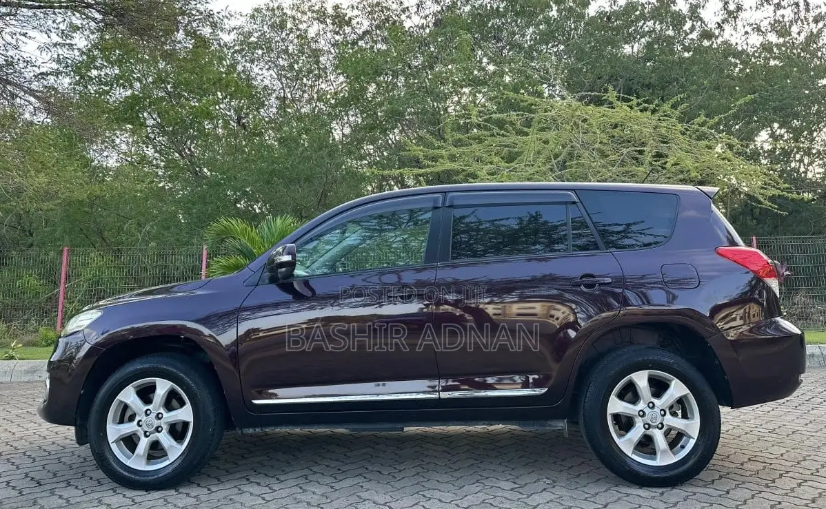 Toyota Vanguard 2011 Black