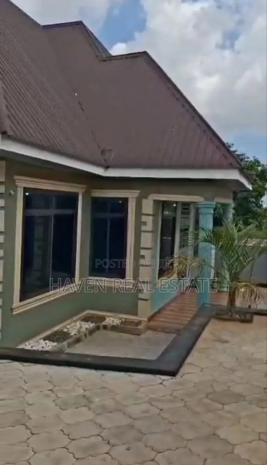 3bdrm House in Goba for sale