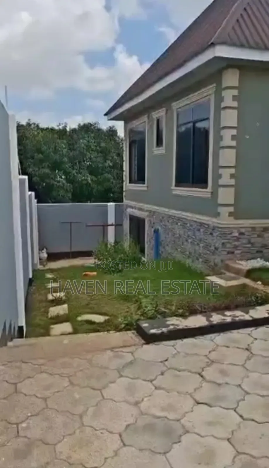 3bdrm House in Goba for sale