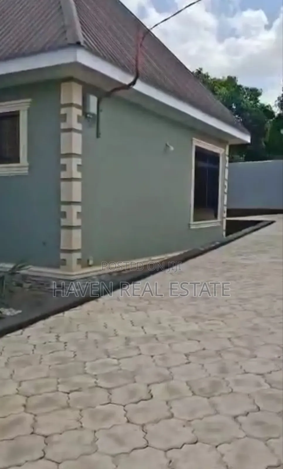3bdrm House in Goba for sale