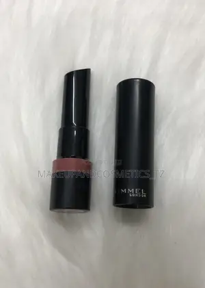 Rimmed Lasting Finish Extreme Lipstick 200 Blush Touch