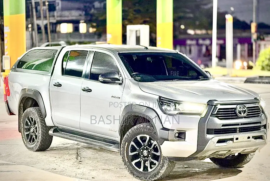 Toyota Hilux 2021 Silver