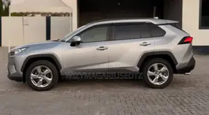 Toyota RAV4 2020 Silver