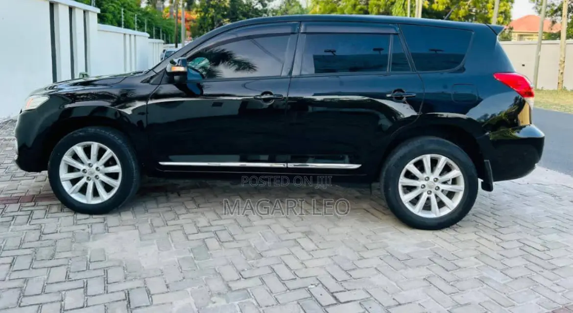 Toyota Vanguard 2010 Black