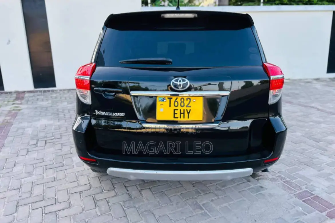 Toyota Vanguard 2010 Black