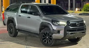 Toyota Hilux 2021 Blue