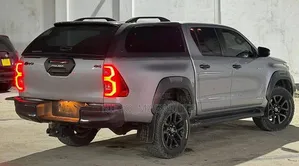 Toyota Hilux 2021 Blue