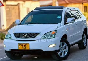 Toyota Harrier 2005 White