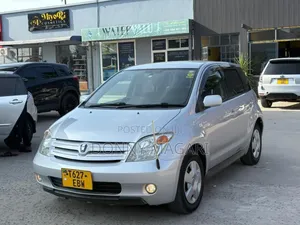 Toyota IST 2004 Silver