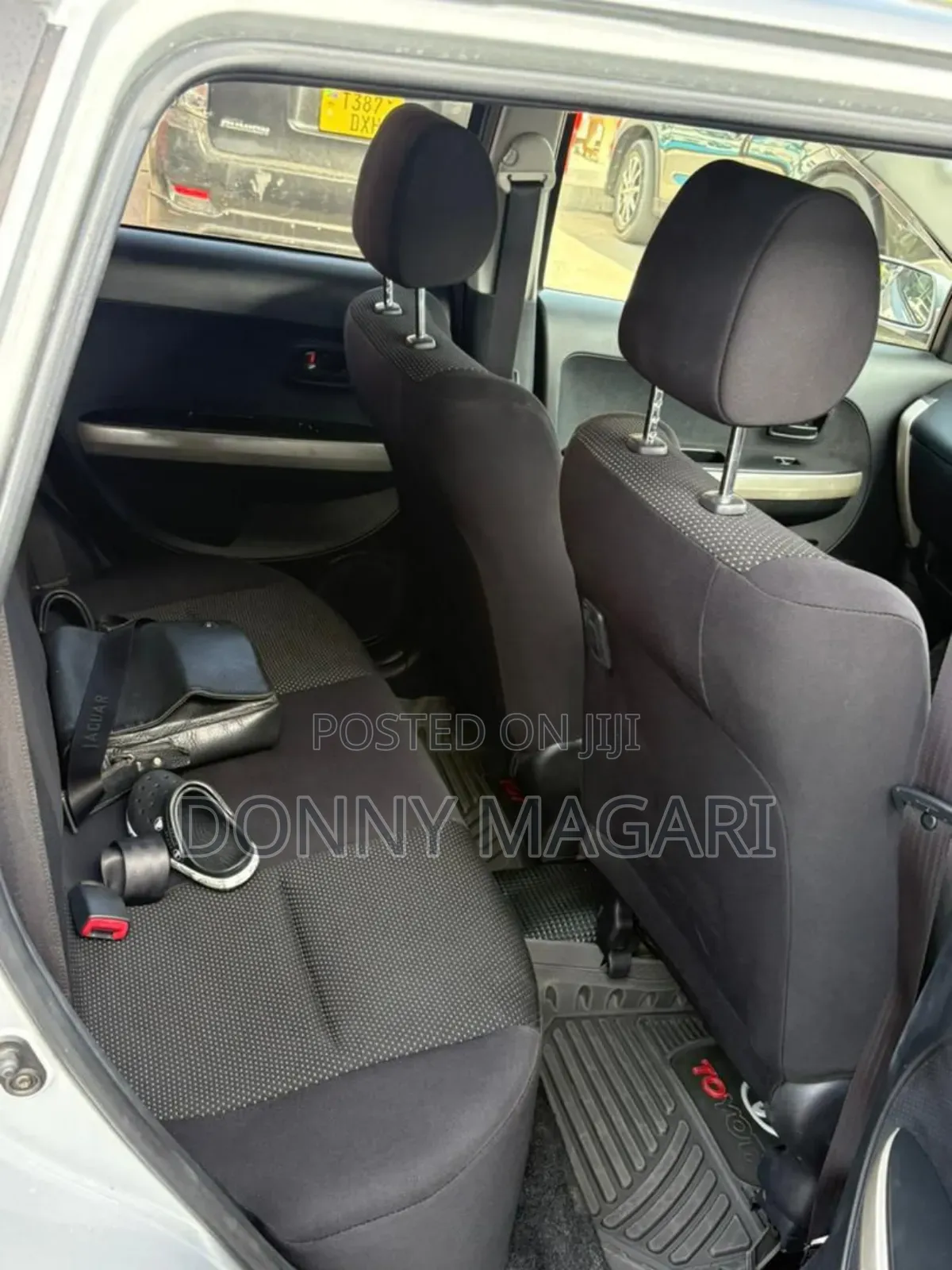 Toyota IST 2004 Silver