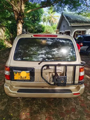 Toyota Land Cruiser 90 2000 Gold