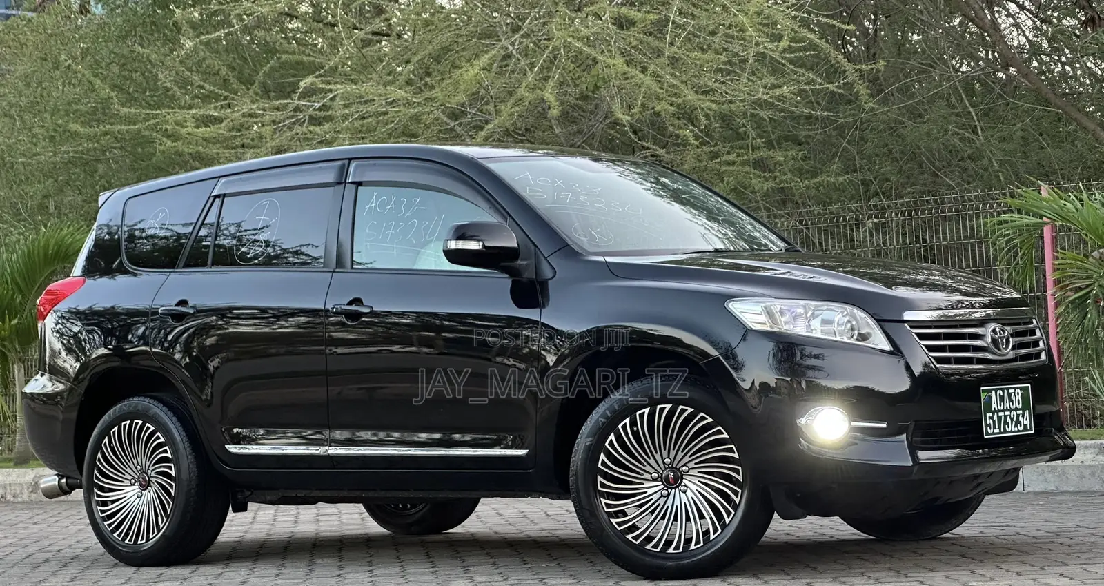 Toyota Vanguard 2010 Black