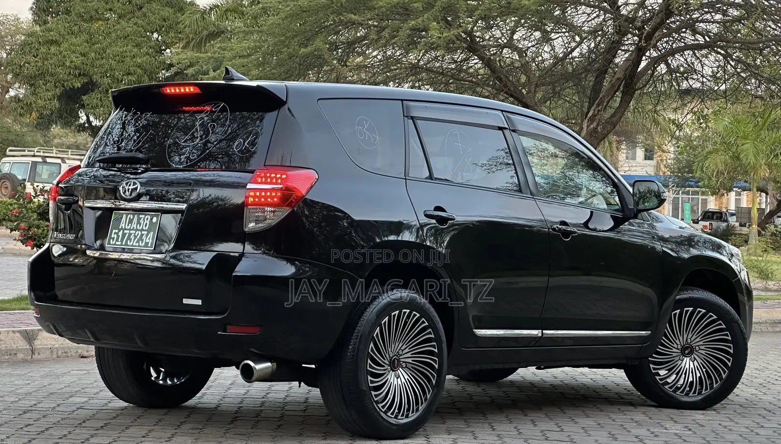 Toyota Vanguard 2010 Black