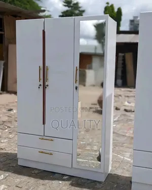 Makabati Ya Nguo Milango Mitatu