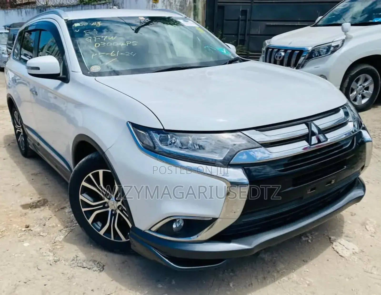 Mitsubishi Outlander 2015 White